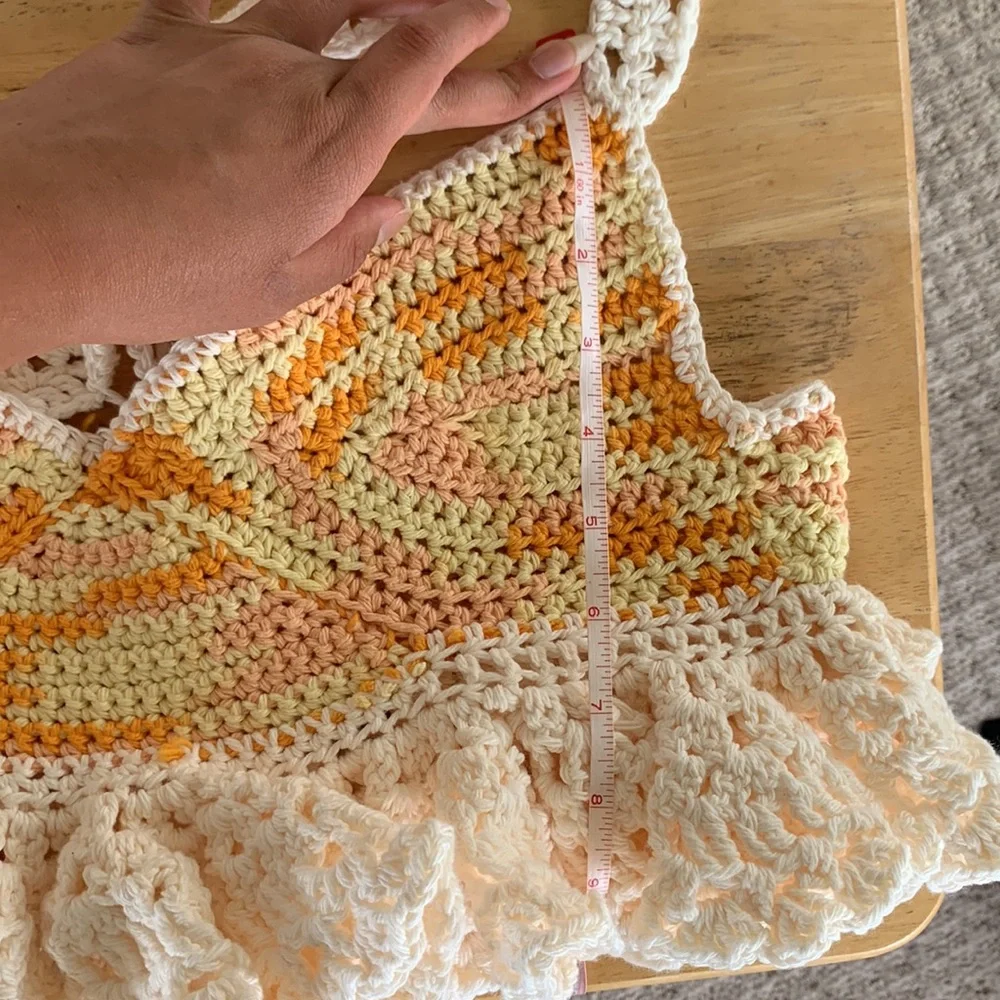 SIZE L/XL Handmade Crochet Crop Top - Picture 9 of 9